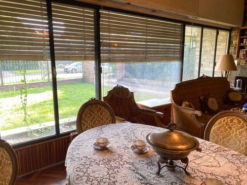 Venta De Chalet En Excelente Zona Residencial De Carrasco Sur. Próximo Al Lawn Tennis.