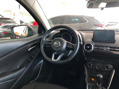 Mazda 2 Touring At 1.5 2022 Rojo Diamante