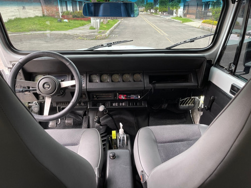 Jeep Wrangler Yj 1993 Hermoso Completamente Original