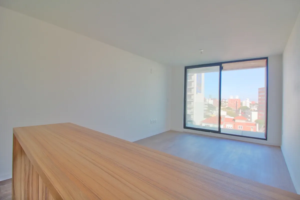 Alquiler Moderno Monoambiente En Piso Alto, Terraza Con Vistas Panorámicas. Parque Batlle. · Foto 2