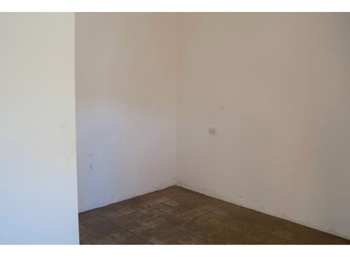 Venta Casa Multi-vivienda (2 Casas De 2 Dorm. + Comercio) Apta Credito