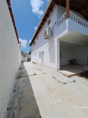 Se Vende Casa 435m2 7h/5b/4p Charallave Country Club
