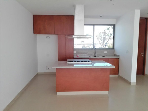Imagen 5 de 18 de Casa En Venta En Sierra Nogal - Nueva - $2,900,000 - Jardin Amplio - Frente A Área De Donación - León Gto
