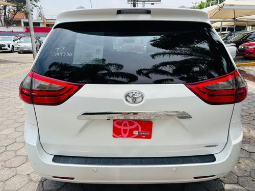 Toyota Sienna 3.5 Limited V6 At