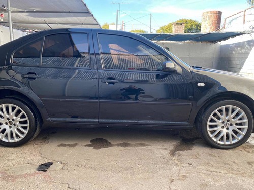 Imagen 4 de 9 de Volkswagen Bora 2014 1.8 Highline T Tiptronic Cuero