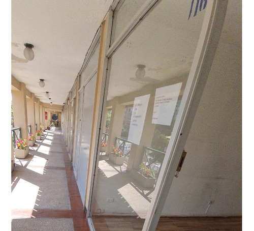 Arriendo Local Comercial En Excelente Zona De Vitacura