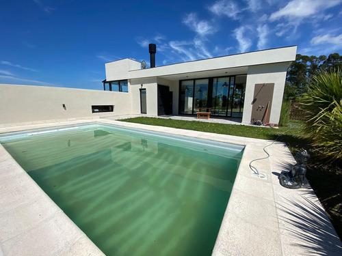 Casa Quinta 4 Ambientes Con Pileta En Barrancas De San Benito Country Club