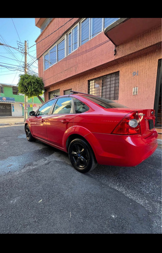 Ford Focus Sedan Sport 5vel Mt