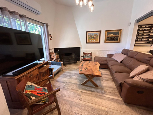 Casa Padron Unico Prox.wtc-shopping. 4-5 Dorm. 4 Baños. Cochera X 2. Estufa Leña Y Parrillero.