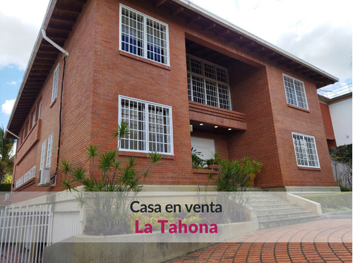 Bella Casa De Lujo En Venta En La Tahona En Calle Cerrada