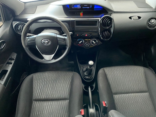 Imagem 12 de 15 de Toyota Etios 1.3 X 2018