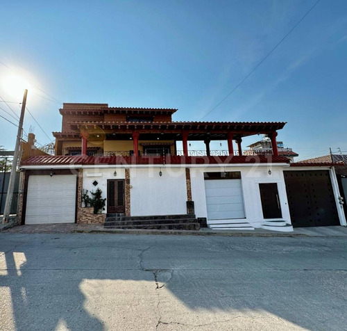 Casona En Venta En Jiutepec, Morelos