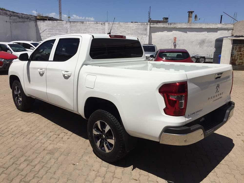 Imagen 6 de 15 de Peugeot Landtrek 2.4 Turbo Active 4x2