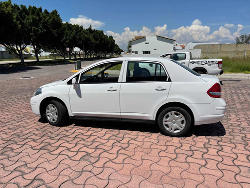 Imagen 2 de 14 de Nissan Tiida 1.8 Sense Sedan Mt 2016