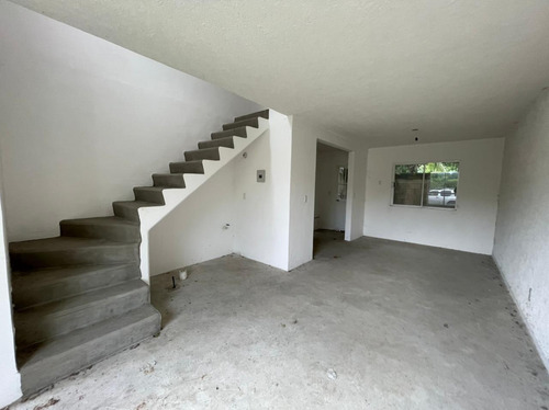 Imagen 2 de 11 de Casa Nueva En El Fraccionamiento Tulipanes