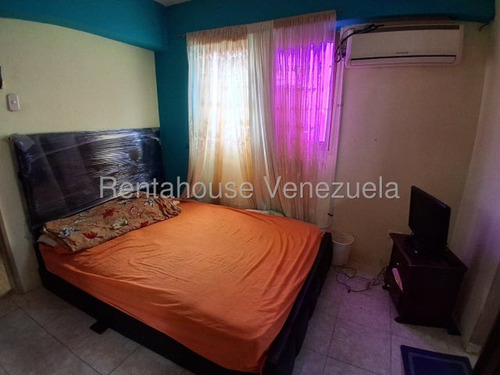 Yoselin Cabesas Vende Apartamento En Cabudare 25-22034 Yc