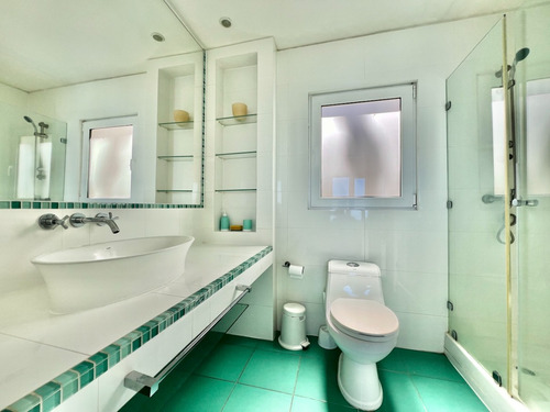 Gran Casa En Primera Línea Con Vista Impresionante, Zapallar