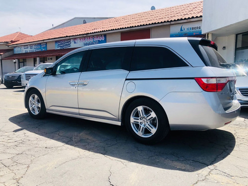 Imagen 6 de 13 de Honda Odyssey Touring 2011 Plata