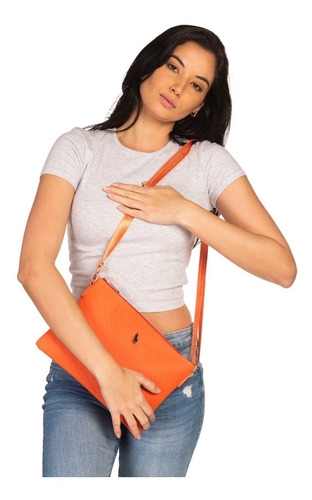 Imagen 7 de 7 de Crossbody Hpc Polo Con Logo Bordado