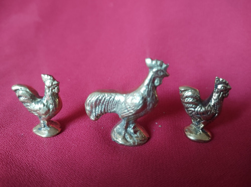 Familia Miniatura Gallitos De Bronce 