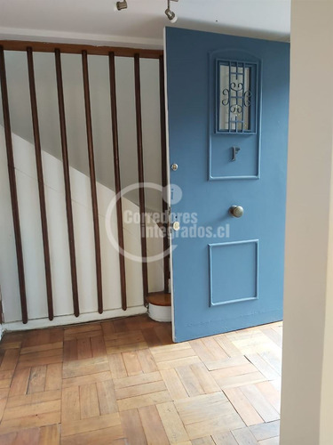 Casa En Arriendo De 4 Dorm. En Las Condes Metro E. Militar