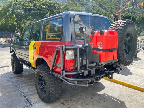 Imagen 3 de 10 de Toyota Land Cruiser