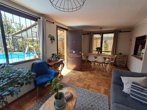 Casa En Venta 4 Dorm. 3 B En Macul (a 1 Cuadra De Vic. Mac)
