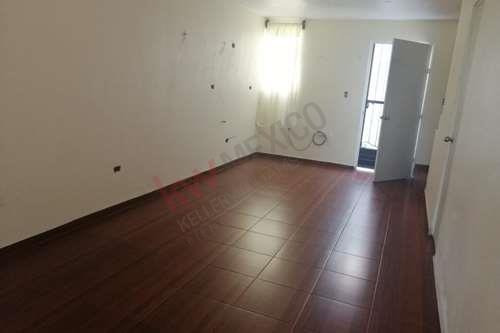 Imagen 8 de 25 de Casa Duplex En Las Bugambilias 3er Sector Totalmente Remodelada Excelentes Acabados 3 Recamaras Lista Para Habitar, Amplia Sala Comedor Concepto Abierto