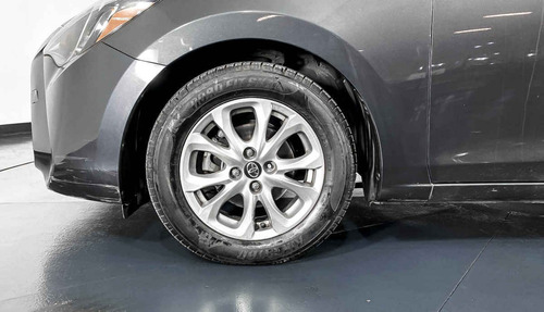 Imagen 10 de 15 de 45387 - Toyota Yaris 2016 Con Garantía Mt