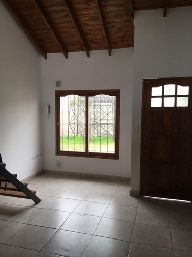 Venta Duplex 3 Ambientes Con Patio Y Cochera En Ituzaingo