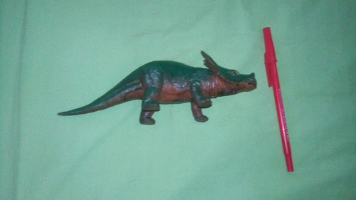 Dinosaurios Y Un Tigre De Juguete (Usado)