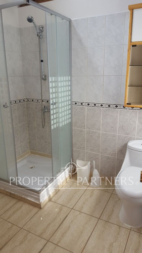 Casa Amoblada De 6 Dormitorios En Villa Los Algarr...