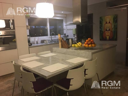 Imagen 11 de 11 de Venta De Moderna Casa Al Lago