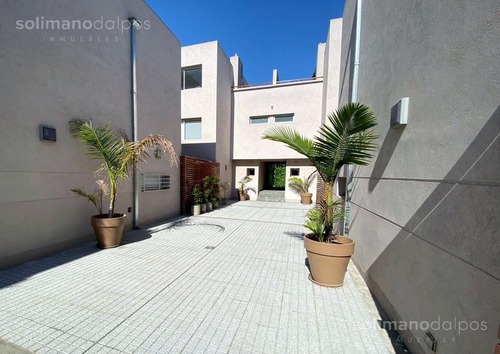 Imagen 3 de 30 de Triplex 5 Amb Con Terraza Y Patio Propio - Olivos