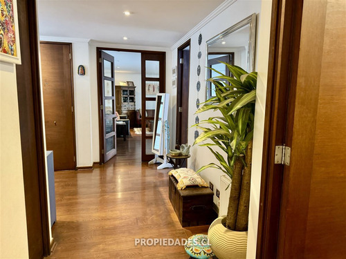 Departamento En Venta De 5 Dorm. En Las Condes
