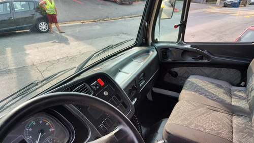 Mercedes Atron 1719 Modelo 2014 Com Munck