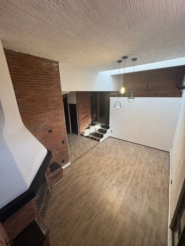 Casa En Venta De 1 Piso En Residencial La Virgen, Metepec, En Frente Del Parque Bicentenario