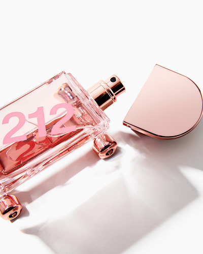 Imagen 3 de 6 de Perfume Carolina Herrera 212 Heroes For Her Edp 30ml