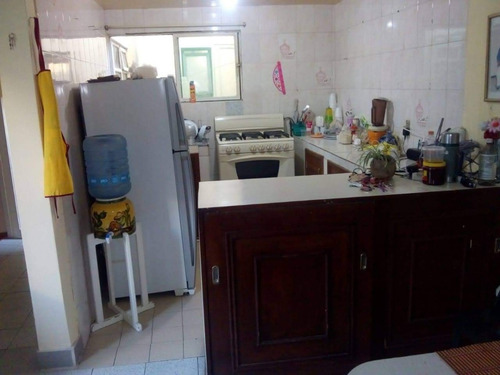 Casa En Venta Con 1 Departamento Independiente 180m2, Col. Jacarandas, Iztapalapa.