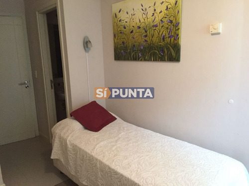 Imagen 13 de 23 de En Venta Excelentes Servicios 3 Dormitorios En Suite Y Dependencia