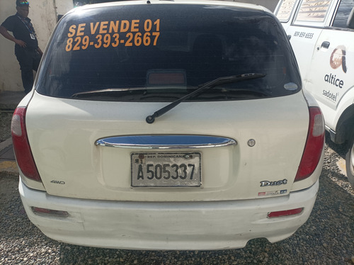 Toyota Duet 2001 Versión Americana Color Blanco.