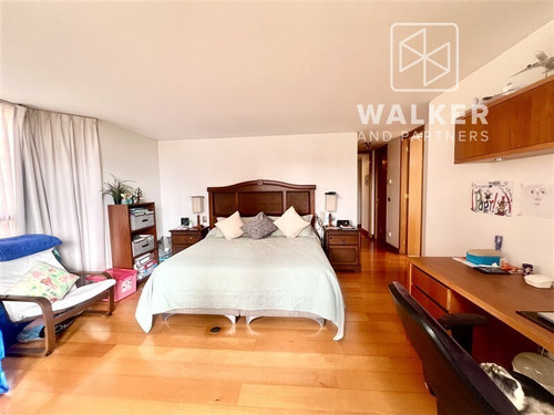 Departamento En Arriendo De 5 Dorm. En Las Condes