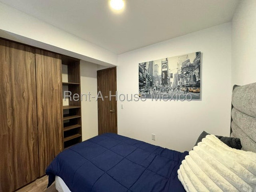 Renta - El Refugio. Penthouse Amueblado, Cuarto De Servicio, Roof, 3 Recámaras
