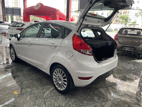 Ford Fiesta 1.6 TITANIUM HATCH 16V FLEX 4P AUTOMÁTICO