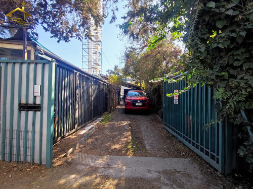 Calle Comandante Malbec Con Av.padre Alberto Arteaga Barros