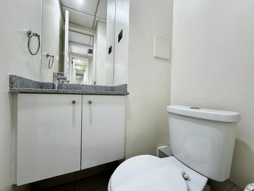 Como Nueva, Tres Privados Y Dos Baños En Vitacura