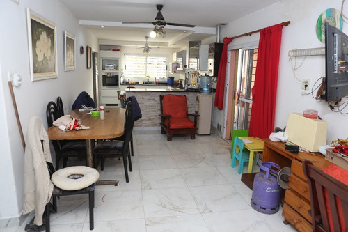 Casa 3 Dormitorios Con Galpón Y Quincho