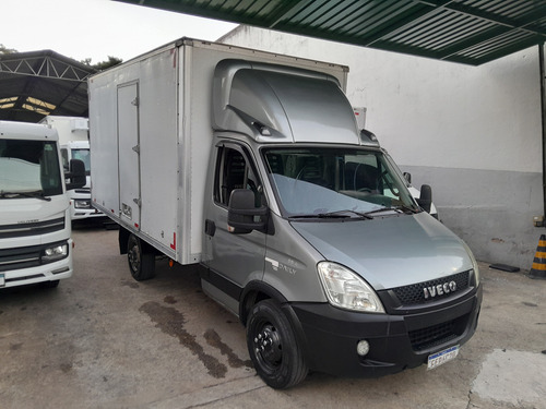 Iveco Daily 35s14 2013 Baú Com Motor Novo Ótimo Estado