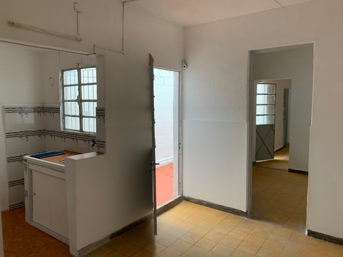 Apartamento Alquiler 2 Dormitorios Con Patio Sin G.c Ideal