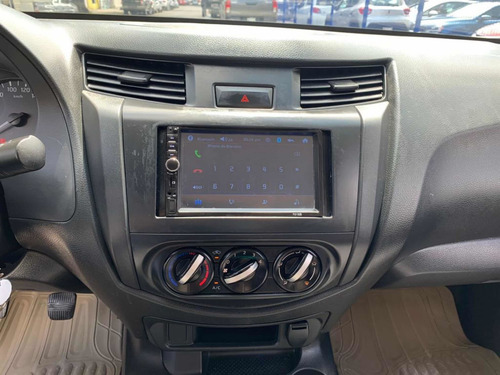 Imagen 13 de 15 de Nissan Np300 2017 Chasis Cabina Dh Aa Pack Seg Mt